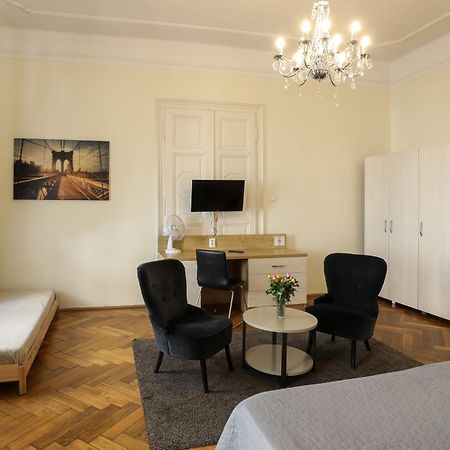 Ozone Private Rooms Boedapest Buitenkant foto