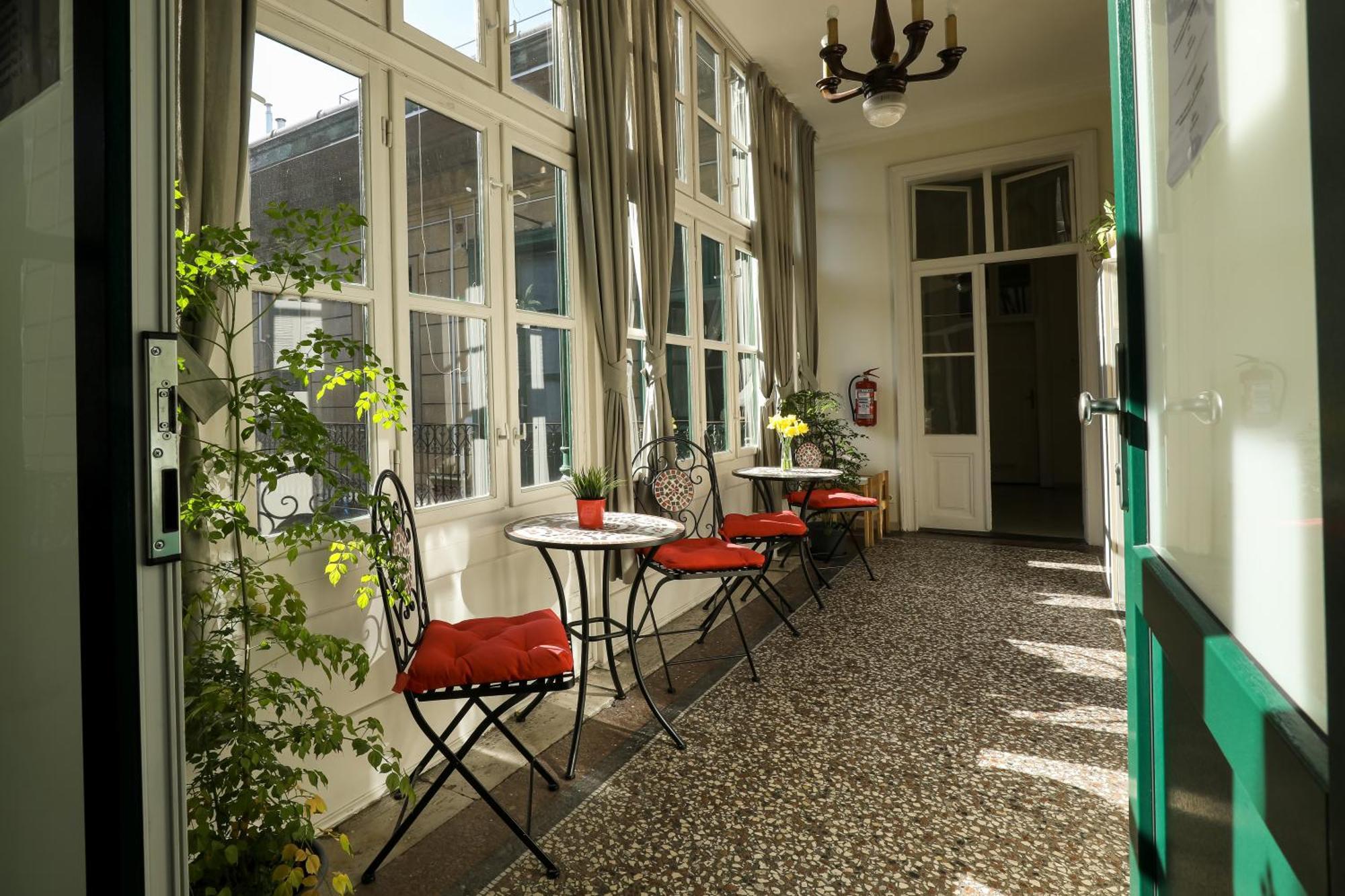 Ozone Private Rooms Boedapest Buitenkant foto